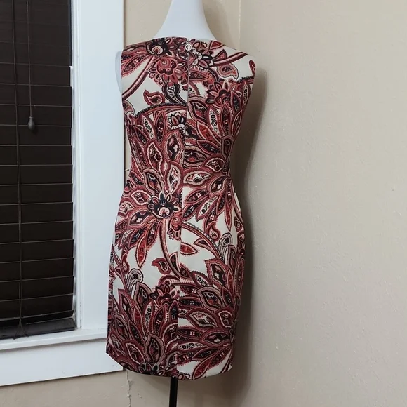 TH Floral Print Dress - Picture 5 of 9